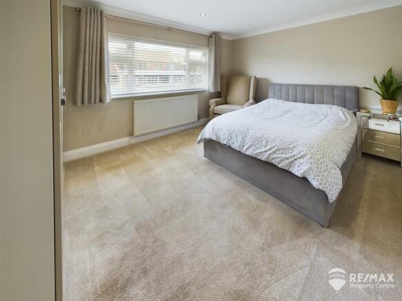 Bedroom 1.jpg