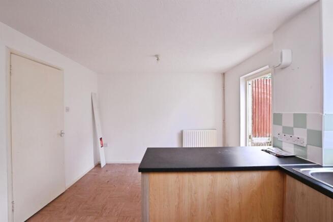 Walburton Way, Clanfield, Waterlooville photo 4