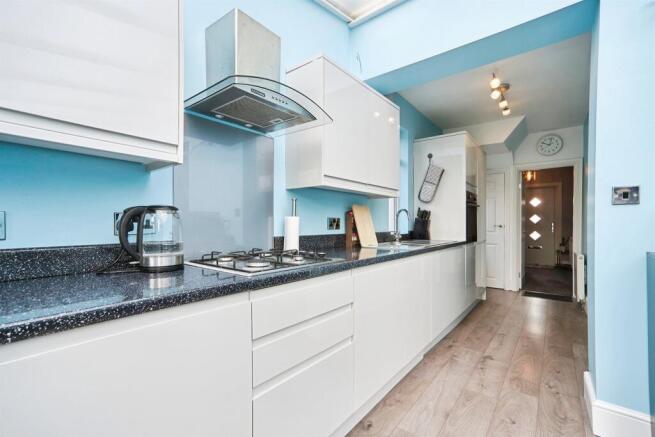 3 bed Semi-Detached for sale Image 6