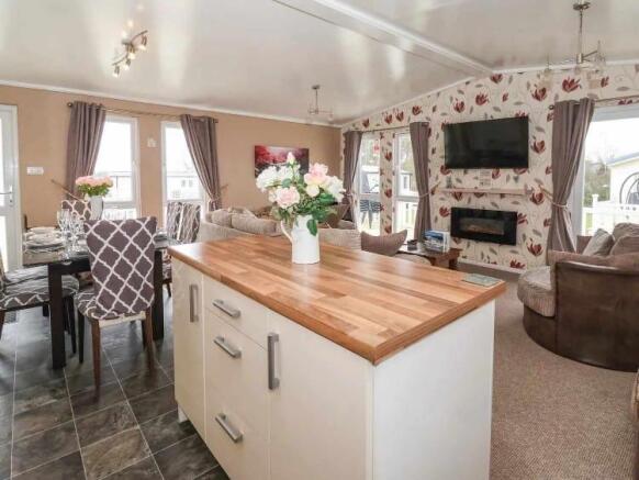 3 bed Park Home for sale Image 5