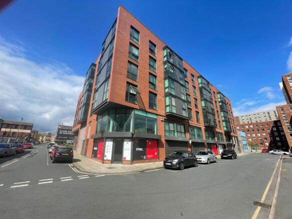 2 bed Apartment to rent Image 10