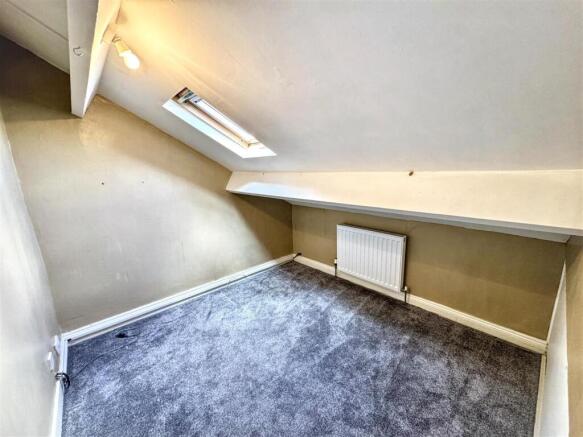 3 bed Terraced for sale Image 9