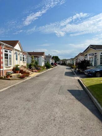 2 bed Park Home for sale Image 6