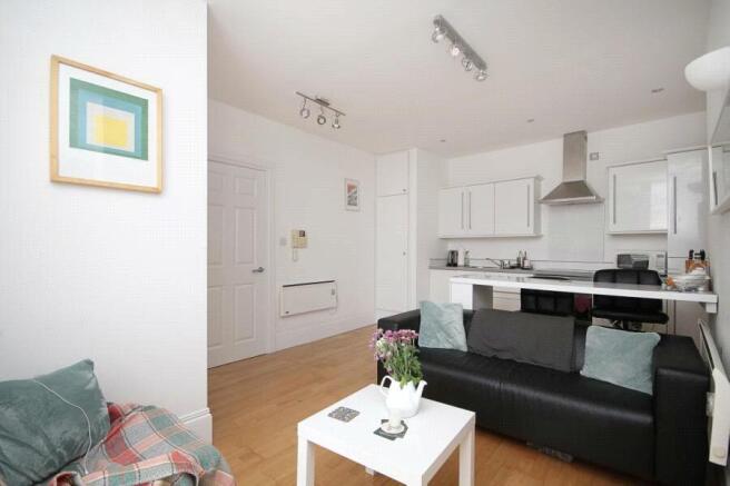 1 bed Flat for sale Image 6