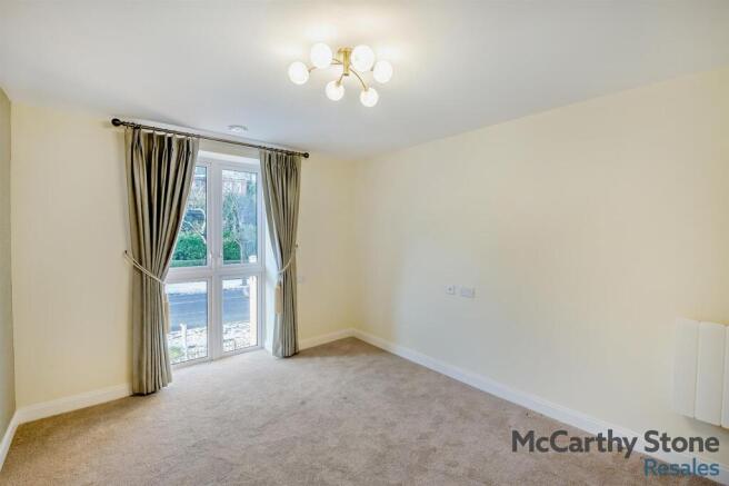 2 bed Apartment for sale Image 4