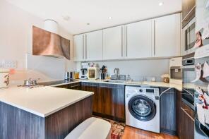 Flat 8, 41 Guildford House, Alpha Road, Surbiton KT5 8BF