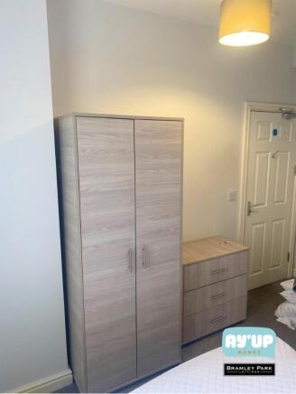 1 bed House Share to rent Image 4