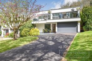 85, Vicarage Hill, South Benfleet, Benfleet SS7 1PD