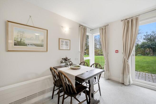 2 bed Apartment for sale Image 8