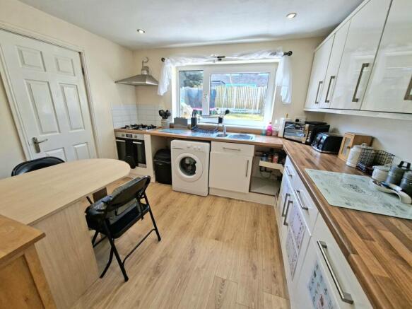 KITCHEN/BREAKFAST ROOM