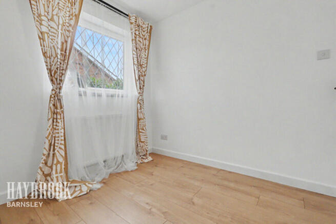 3 bed Semi-Detached Bungalow for sale Image 10