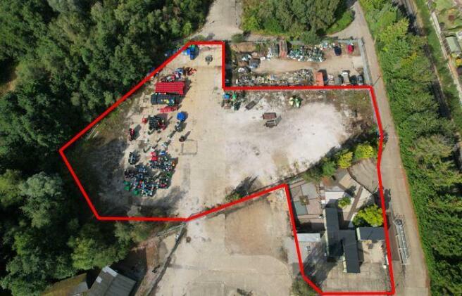 Outlined Area Photo - Secured Yard.JPG