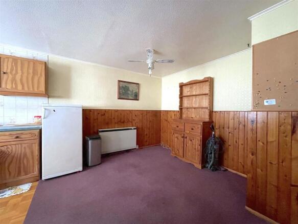 Kitchen:Dining Room (1).jpeg