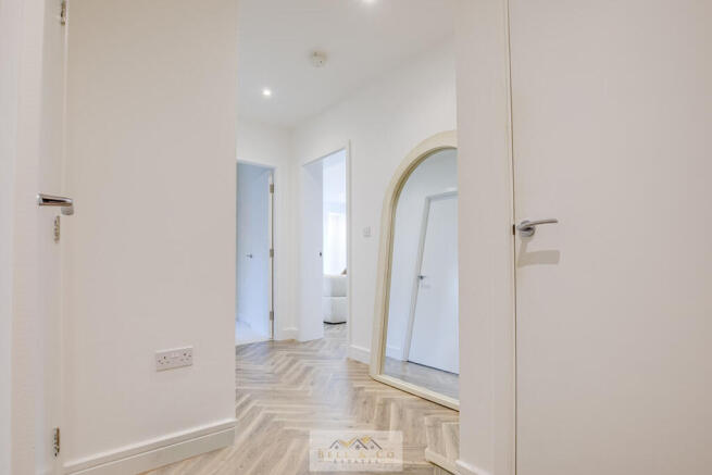 2 bed Apartment for sale Image 11