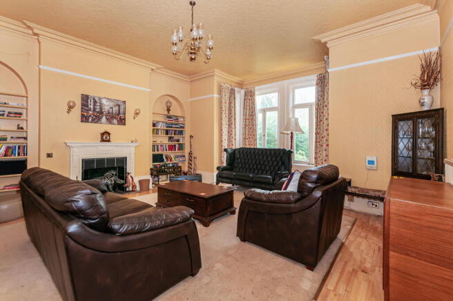 7 bed Semi-Detached for sale Image 6