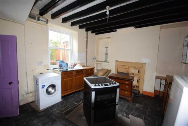 Kitchen & Dining Area