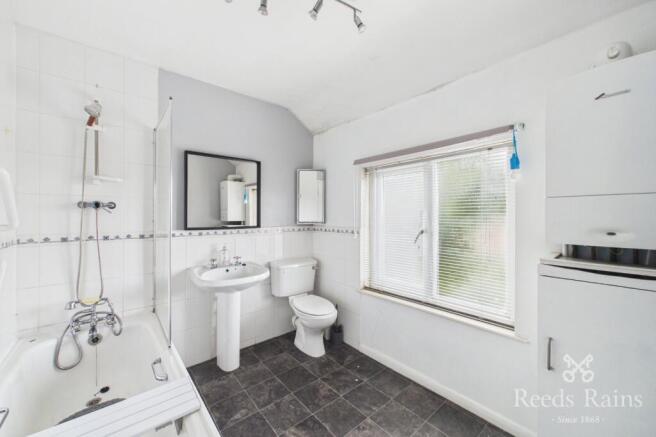 2 bed Semi-Detached for sale Image 5
