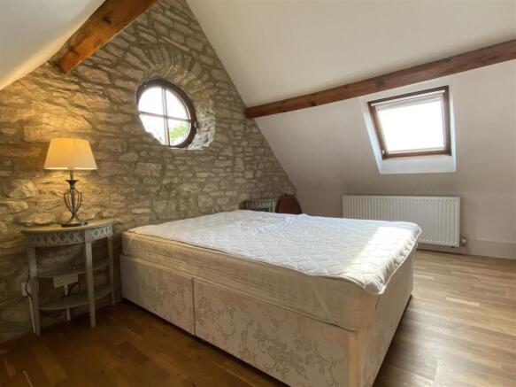 Bedroom (2).JPG