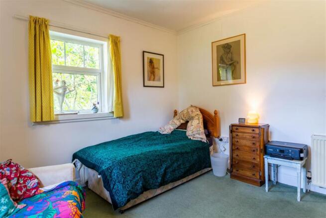 Bedroom 1/ Study