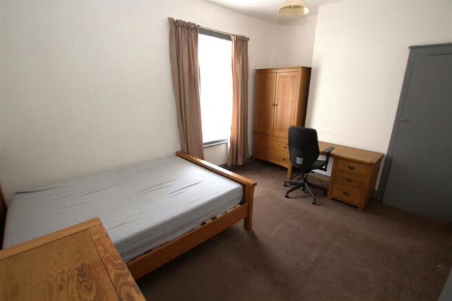 3 bed House to rent Image 6