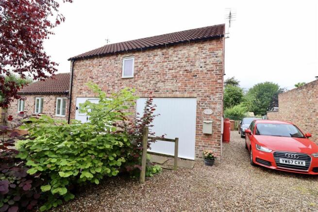 3 bed House for sale Image 4