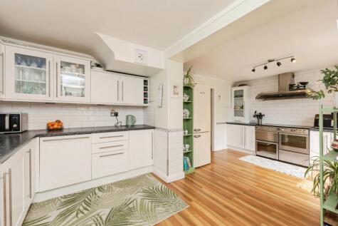 Station Road, Ackworth, Pontefract, West Yorkshire, WF7