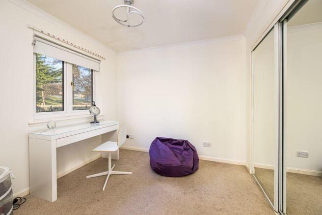 Bedroom / Study