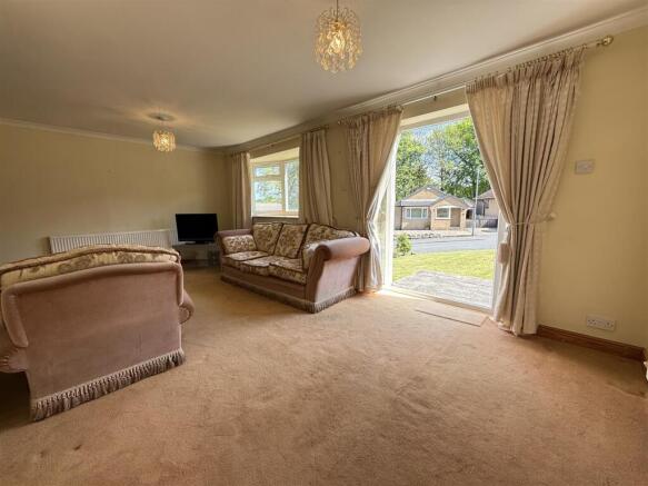 2 bed Detached Bungalow for sale Image 8
