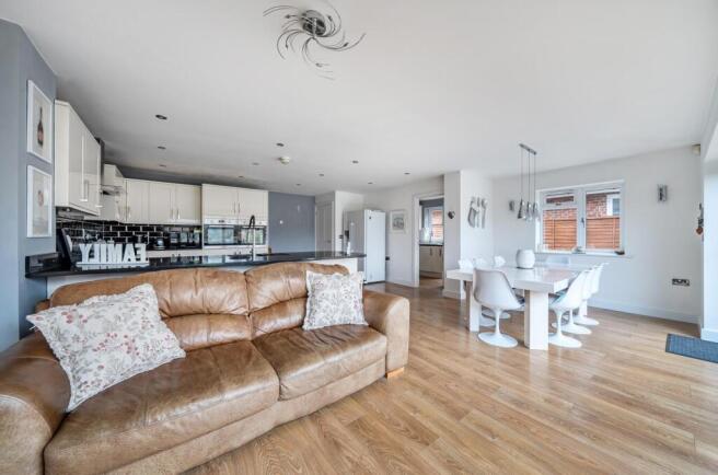 Pitmore Road, Allbrook, Eastleigh photo 4