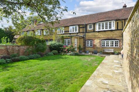 Woodhill Lane, Shamley Green, GU5