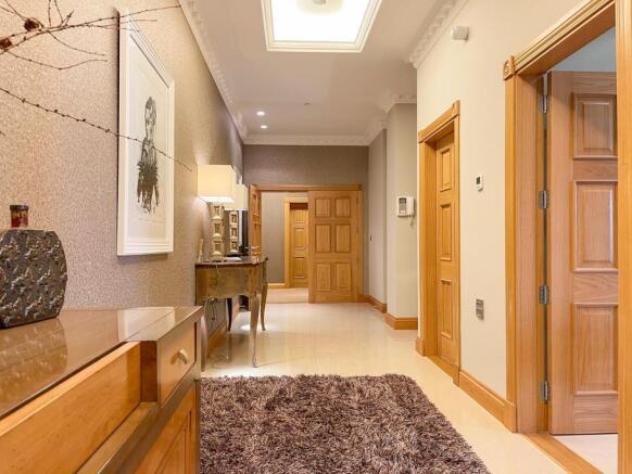 Apt 3, Coutts House (4).jpg