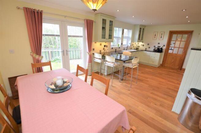Dining kitchen