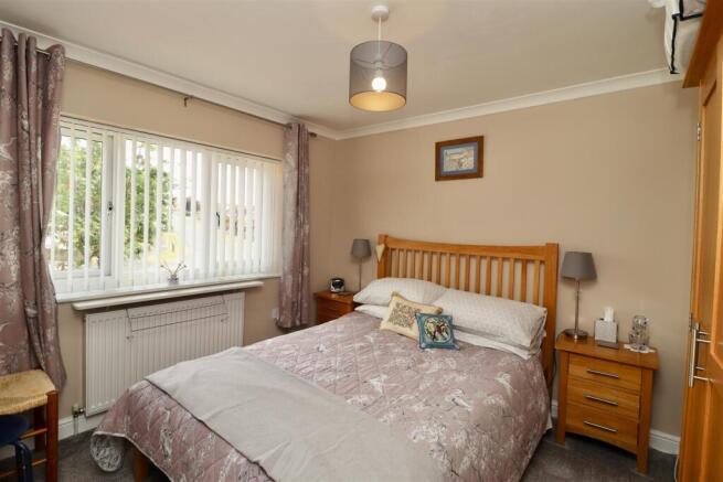 3 bed House for sale Image 10