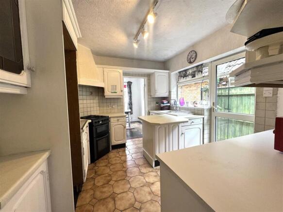 3 bed Detached Bungalow for sale Image 10