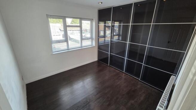 2 bed Flat to rent Image 4