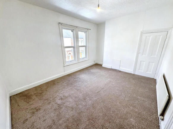 3 bed Terraced to rent Image 6