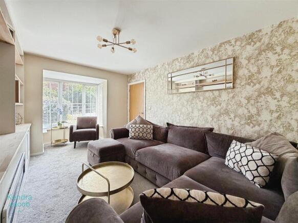 4 bed Detached for sale Image 9