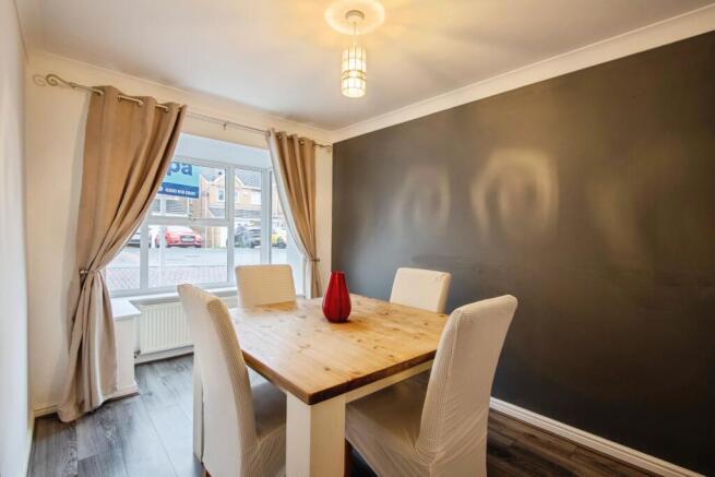 4 bed Detached for sale Image 10