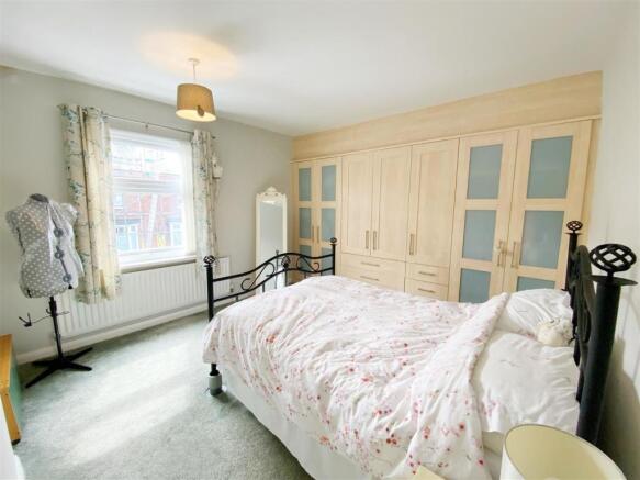 Bedroom 2 pic 1.jpg
