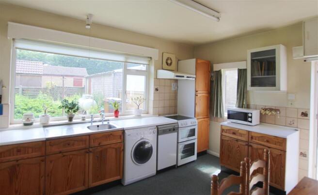 KITCHEN/BREAKFAST ROOM