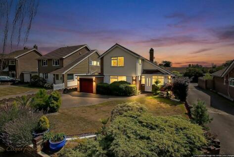 Central Avenue, Worthing, BN14