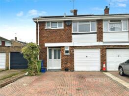 40, Swale Road, Farnborough GU14 9NJ
