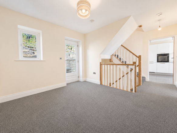 4 bed Semi-Detached for sale Image 12