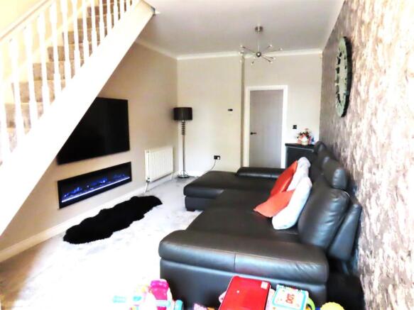 SPACIOUS LOUNGE