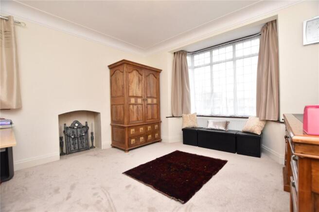 4 bed Detached for sale Image 11