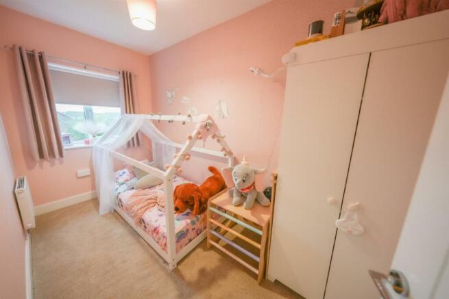 Bed 4.jpg