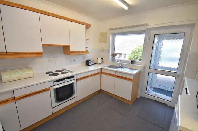 Fitzwilliam Avenue, Sutton, SK11 photo 4