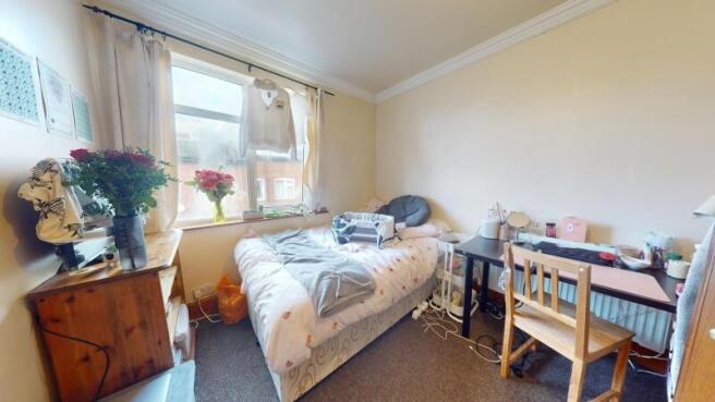 6 bed Terraced to rent Image 8