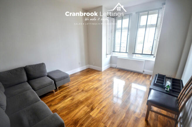 4 bed terraced house to rent Mortlake Road, Ilfor