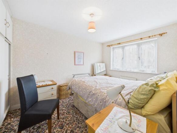 2 bed Flat for sale Image 8